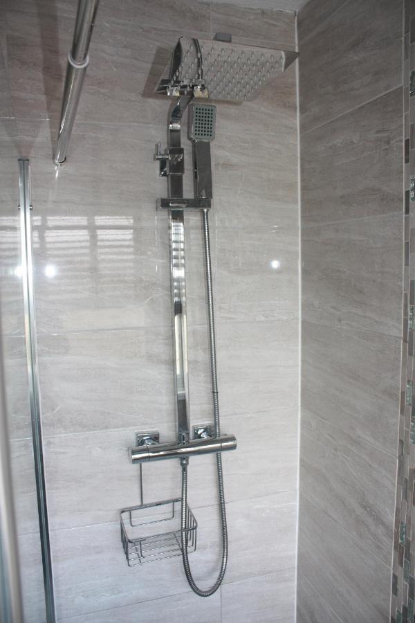 فيلا Berwicks House - Nec & Airport - Stylish 3-Bed House With Garden برمنغهام المظهر الخارجي الصورة